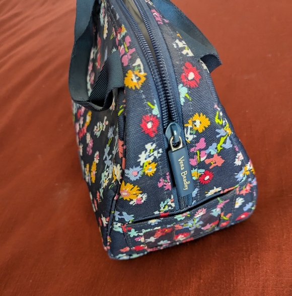 Vera Bradley Lunchbox - Picture 4 of 6